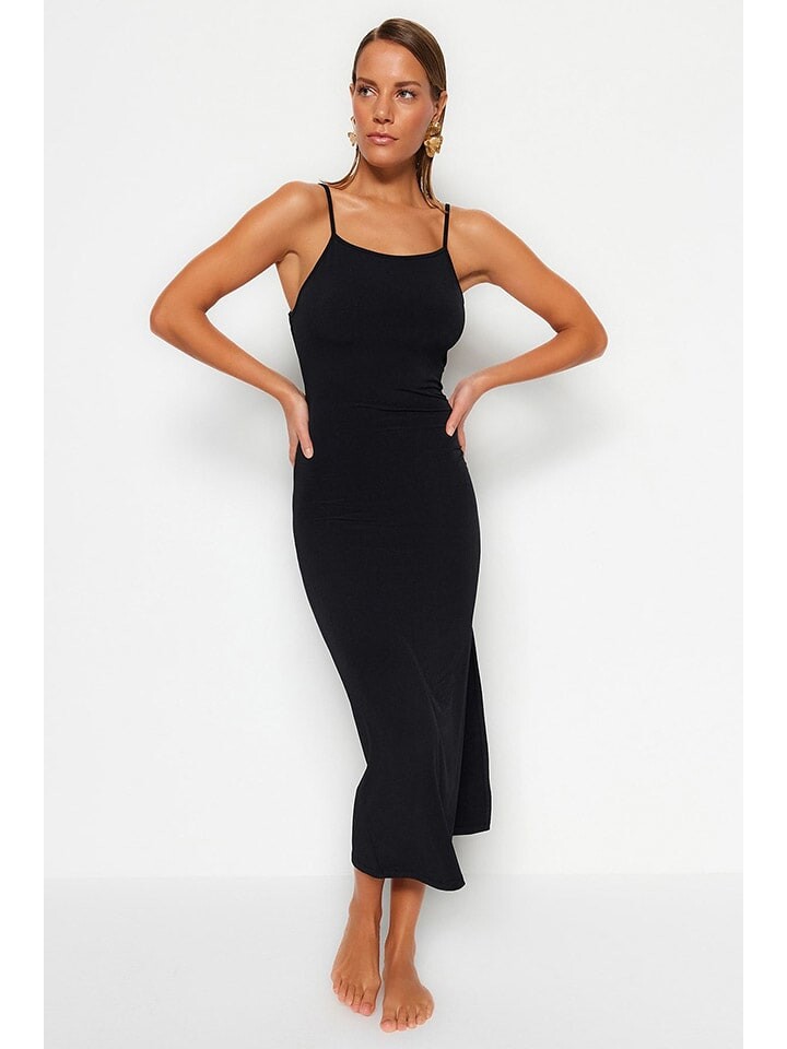 Длинное платье trendyol, черный
Длинное платье trendyol, черный