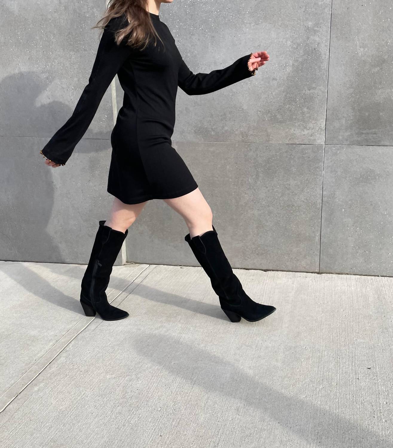 Шерстяное мини-платье-джерси в цвете Nero Alysi, Nero
Шерстяное мини-платье-джерси в цвете Nero Alysi, Nero