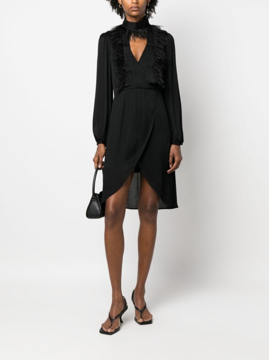 Платье с длинными рукавами и перьями TWINSET, черный
Платье с длинными рукавами и перьями TWINSET, черный