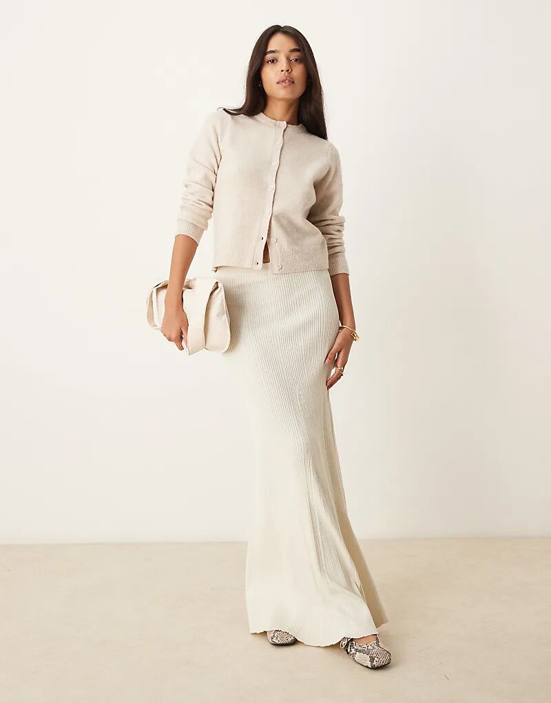 New Look – Светло-бежевый кардиган с круглым вырезом и застежкой на пуговицы
New Look – Светло-бежевый кардиган с круглым вырезом и застежкой на пуговицы