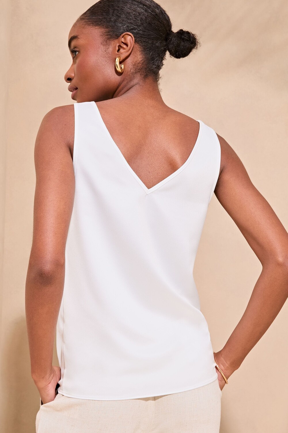 Жилет с кружевными вставками Lipsy, белый 
Жилет с кружевными вставками Lipsy, белый