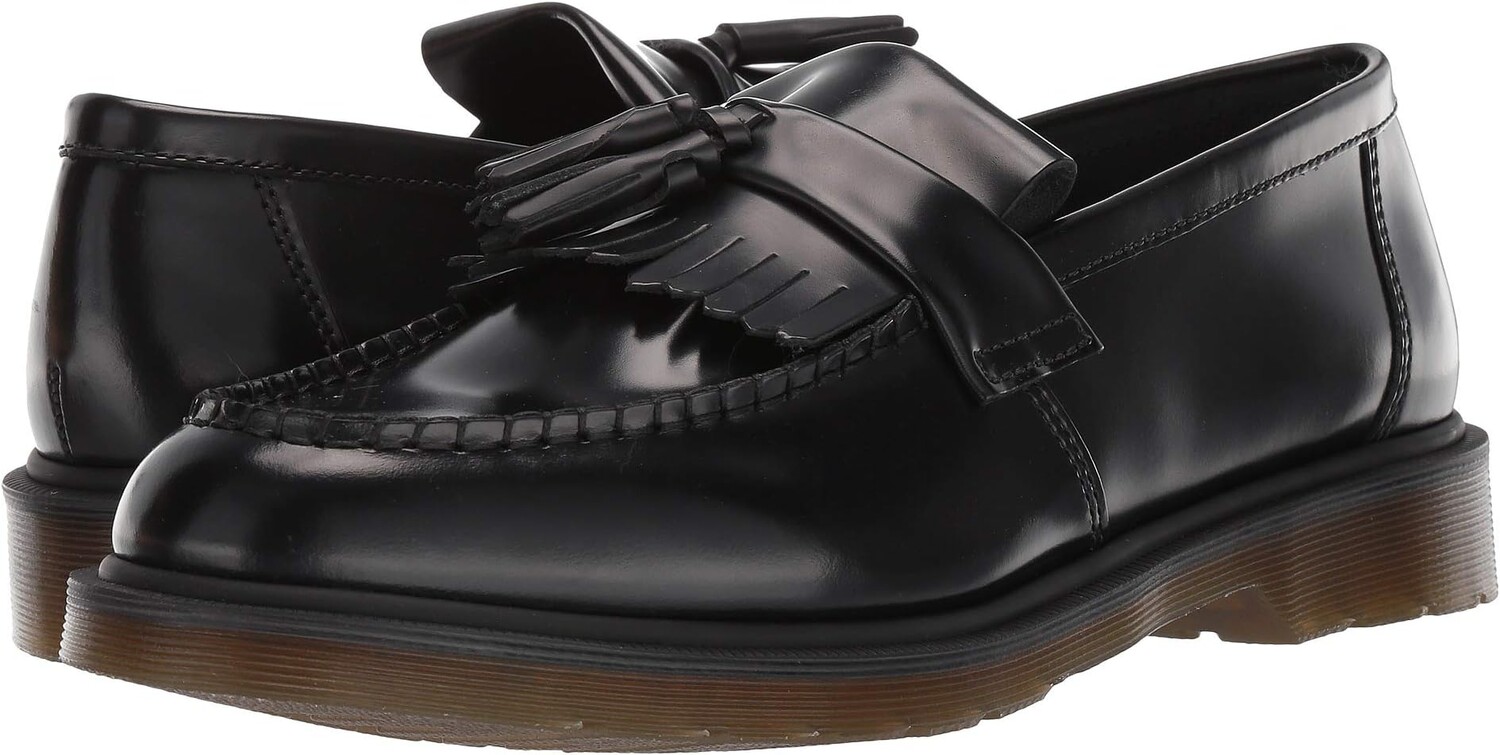 Лоферы Adrian Smooth Leather Tassel Loafers Dr. Martens, цвет Black Polished Smooth
Лоферы Adrian Smooth Leather Tassel Loafers Dr. Martens, цвет Black Polished Smooth