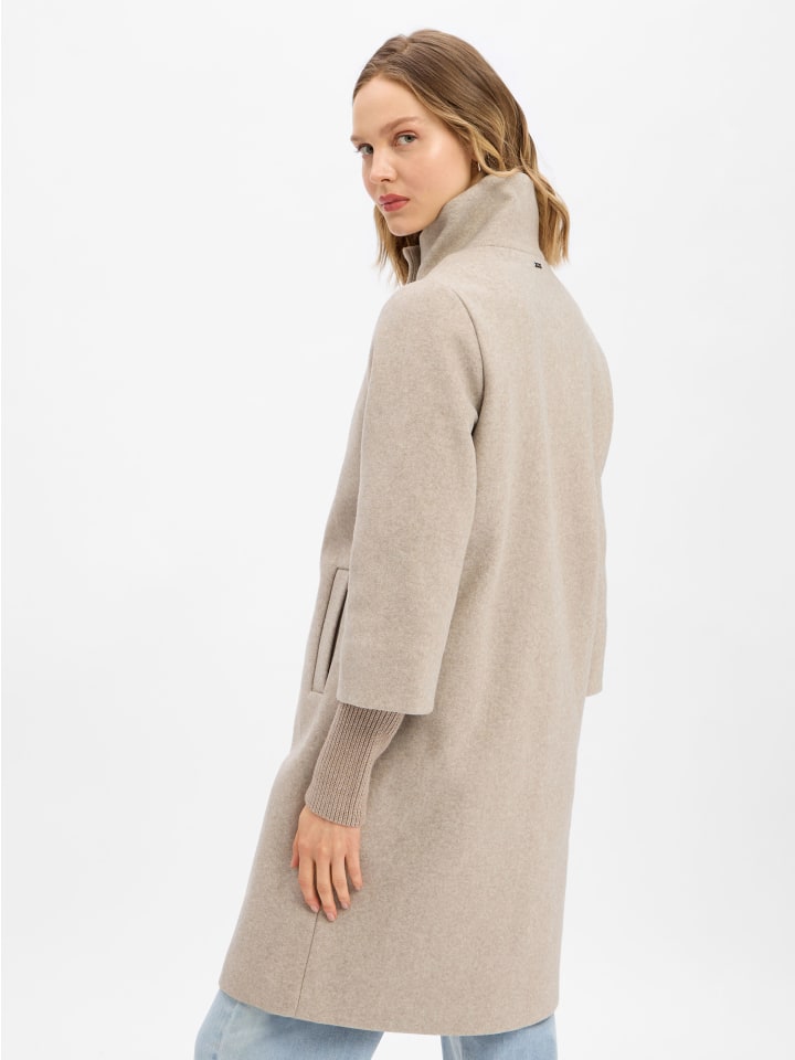 пальто бежевого цвета Zero
пальто бежевого цвета Zero