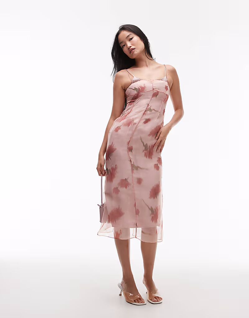 Двухслойное платье-миди Mango с V-образным вырезом пастельно-розового цвета
Двухслойное платье-миди Mango с V-образным вырезом пастельно-розового цвета