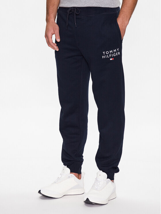 Брюки Tommy Hilfiger в спортивном стиле
Брюки Tommy Hilfiger в спортивном стиле