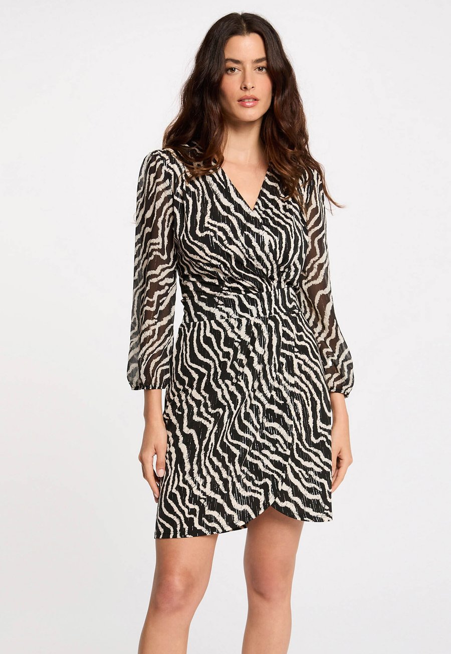 Платье Morgan PRINTED, Black White/Black
Платье Morgan PRINTED, Black White/Black