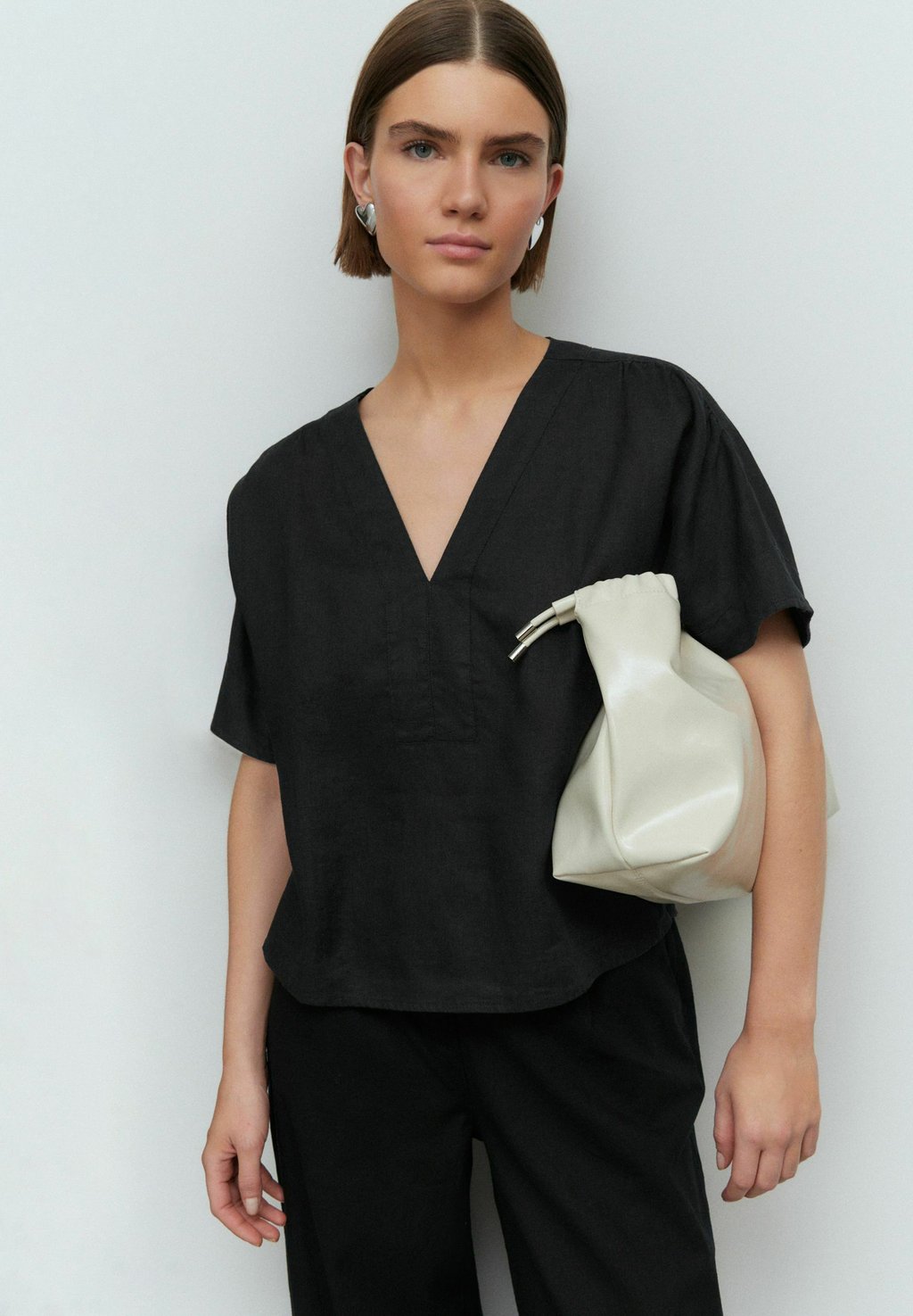 Блуза SHORT SLEEVE OVERHEAD Next, черный
Блуза SHORT SLEEVE OVERHEAD Next, черный