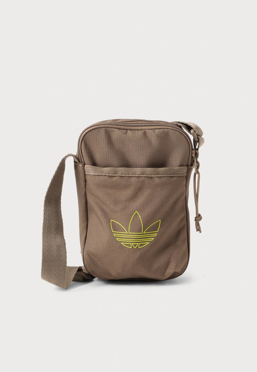 Сумка кросс-боди Adidas Originals AC FESTIVAL BAG UNISEX, Blanch Brown/Semi Solar Yellow/Brown
Сумка кросс-боди Adidas Originals AC FESTIVAL BAG UNISEX, Blanch Brown/Semi Solar Yellow/Brown