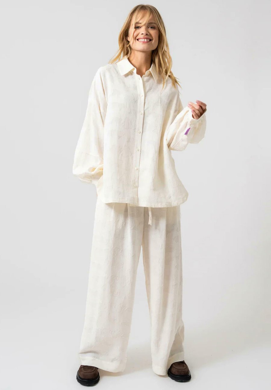 Брюки OH APRIL Trousers, Vanilla/Beige
Брюки OH APRIL Trousers, Vanilla/Beige