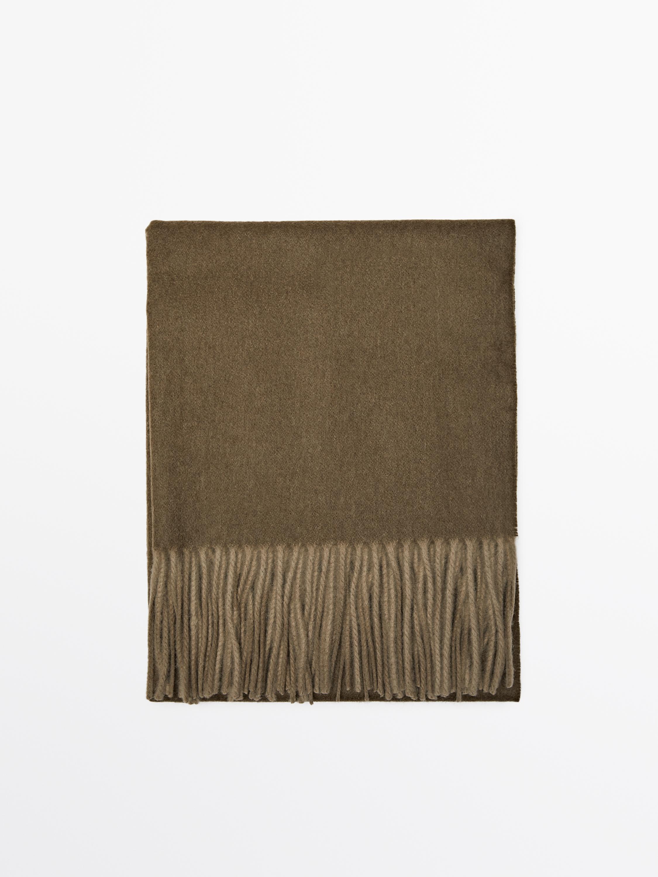 Двусторонний шарф из 100% шерсти Massimo Dutti, зеленый
Двусторонний шарф из 100% шерсти Massimo Dutti, зеленый