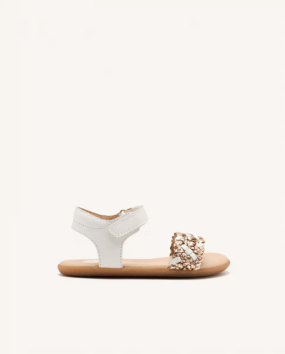 Босоножки из кожи для девочки с плетением Gioseppo, белый 
Босоножки из кожи для девочки с плетением Gioseppo, белый
