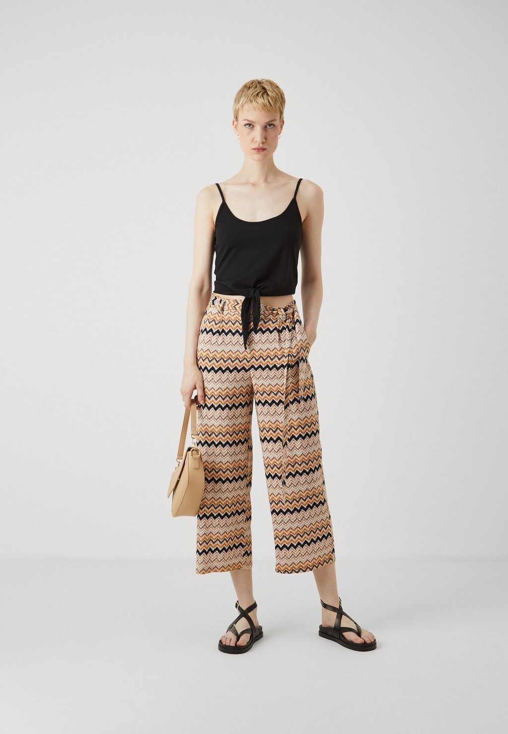 Топ ONLMAY LIFE SHORT KNOT 2 PACK ONLY Tall, черный
Топ ONLMAY LIFE SHORT KNOT 2 PACK ONLY Tall, черный