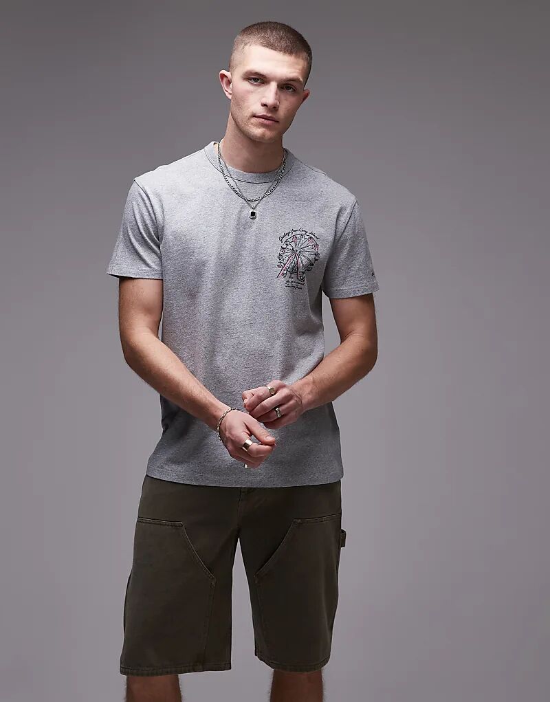 Футболка Tommy Jeans с принтом на спине «ярмарка», серого цвета
Футболка Tommy Jeans с принтом на спине «ярмарка», серого цвета