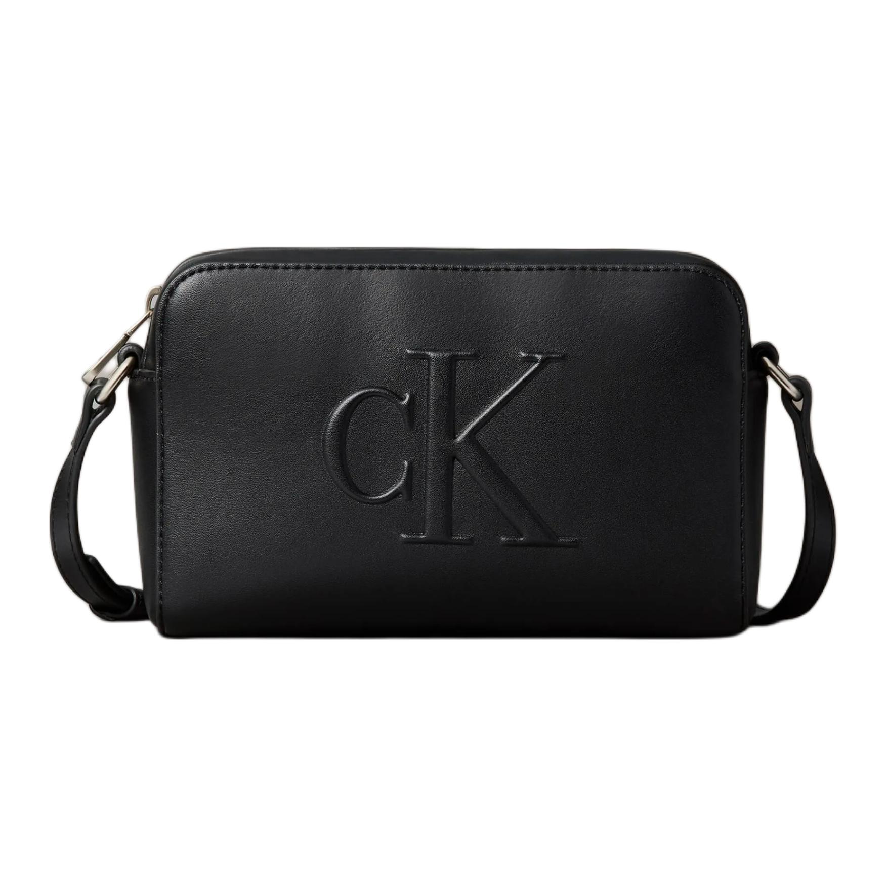 Calvin Klein Рюкзак PU мужской черный
Calvin Klein Рюкзак PU мужской черный