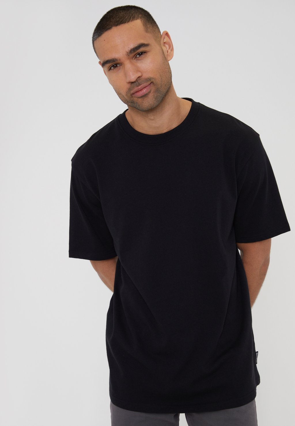 Базовая футболка Threadbare, черный 
Базовая футболка Threadbare, черный