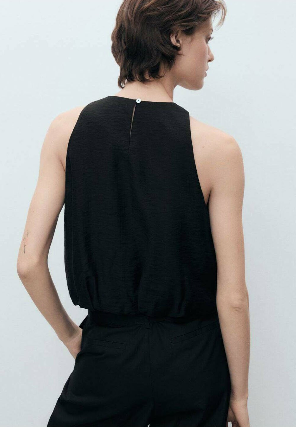 Топ JESS Mango, черный
Топ JESS Mango, черный