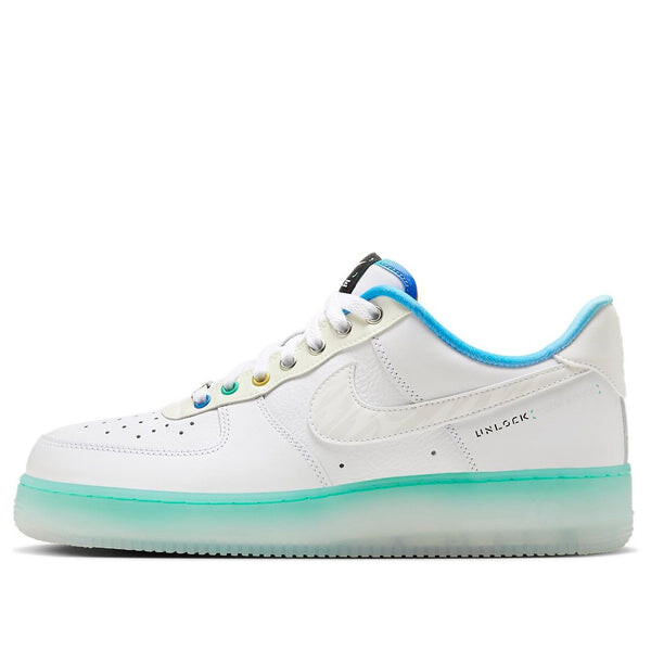 Кроссовки air force 1 07 low prm 'unlock your space' Nike, белый 
Кроссовки air force 1 07 low prm 'unlock your space' Nike, белый