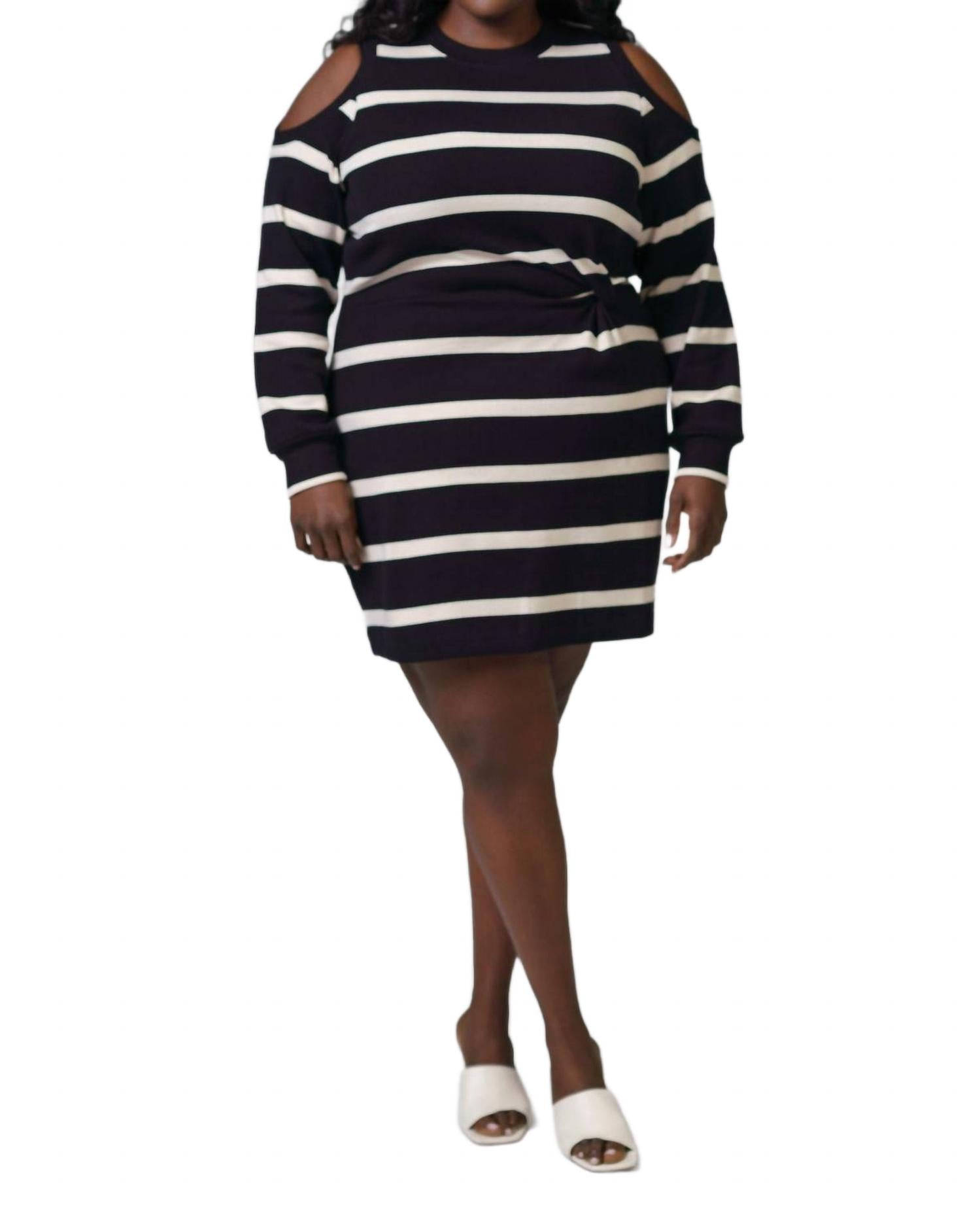 Tanya Taylor Платье Ширли - больших размеров, в черно-кремовую полоску
Tanya Taylor Платье Ширли - больших размеров, в черно-кремовую полоску