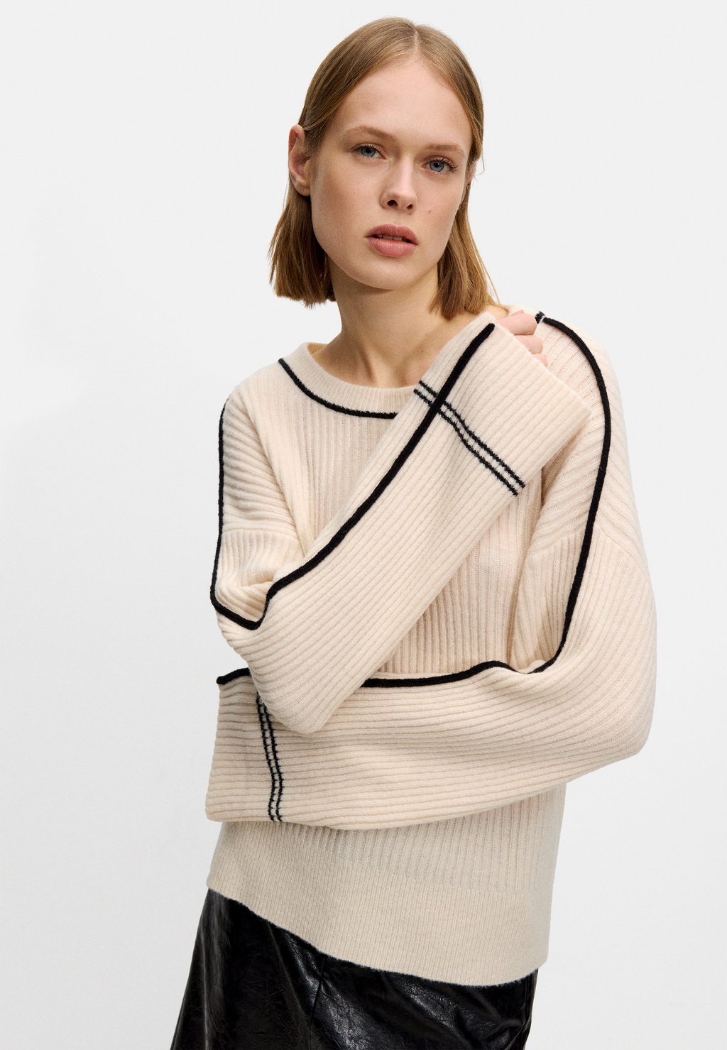 Джемпер WITH CONTRAST DETAIL PARFOIS, бежевый
Джемпер WITH CONTRAST DETAIL PARFOIS, бежевый