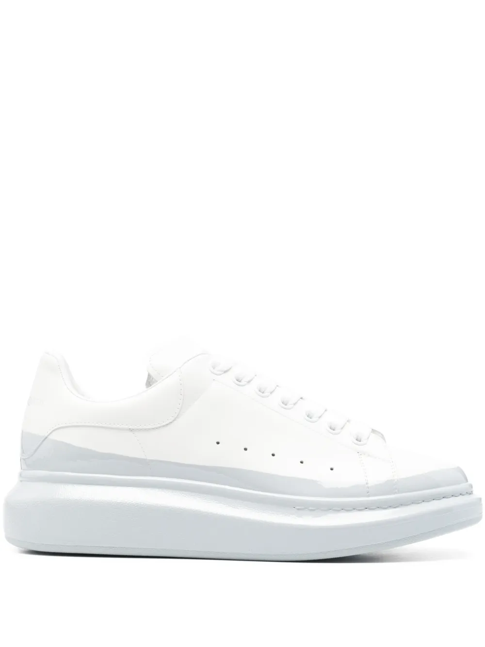 Белые кроссовки Alexander Mcqueen
Белые кроссовки Alexander Mcqueen
