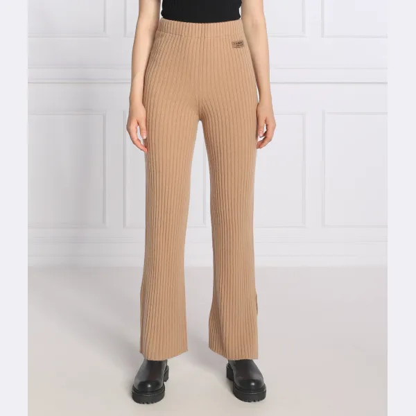 Шерстяные трикотажные брюки свободного кроя с добавлением кашемира Twin-Set, коричневый
Шерстяные трикотажные брюки свободного кроя с добавлением кашемира Twin-Set, коричневый