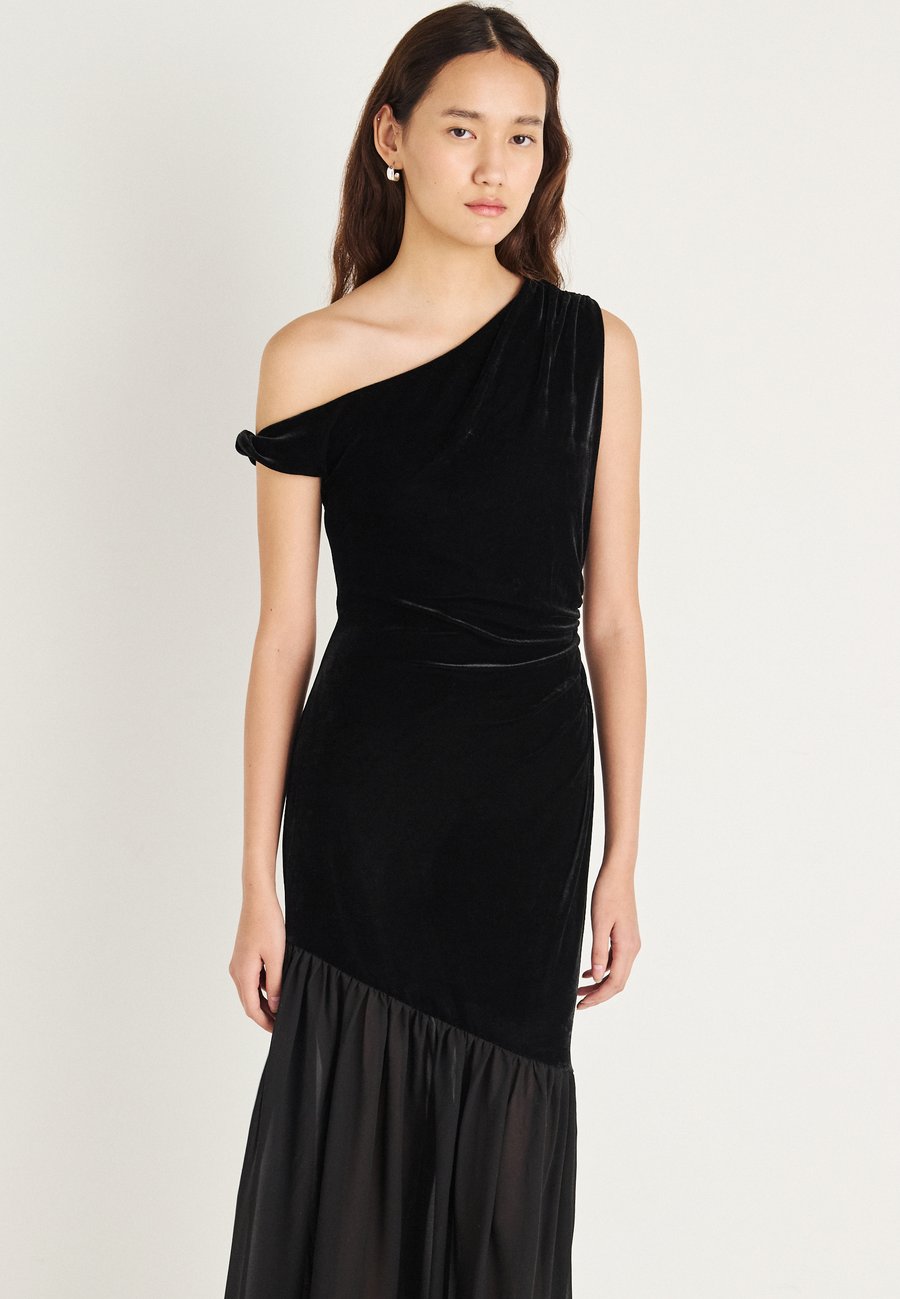 Платье Gina Tricot TWISTED SHEER MAXI DRESS, Black
Платье Gina Tricot TWISTED SHEER MAXI DRESS, Black