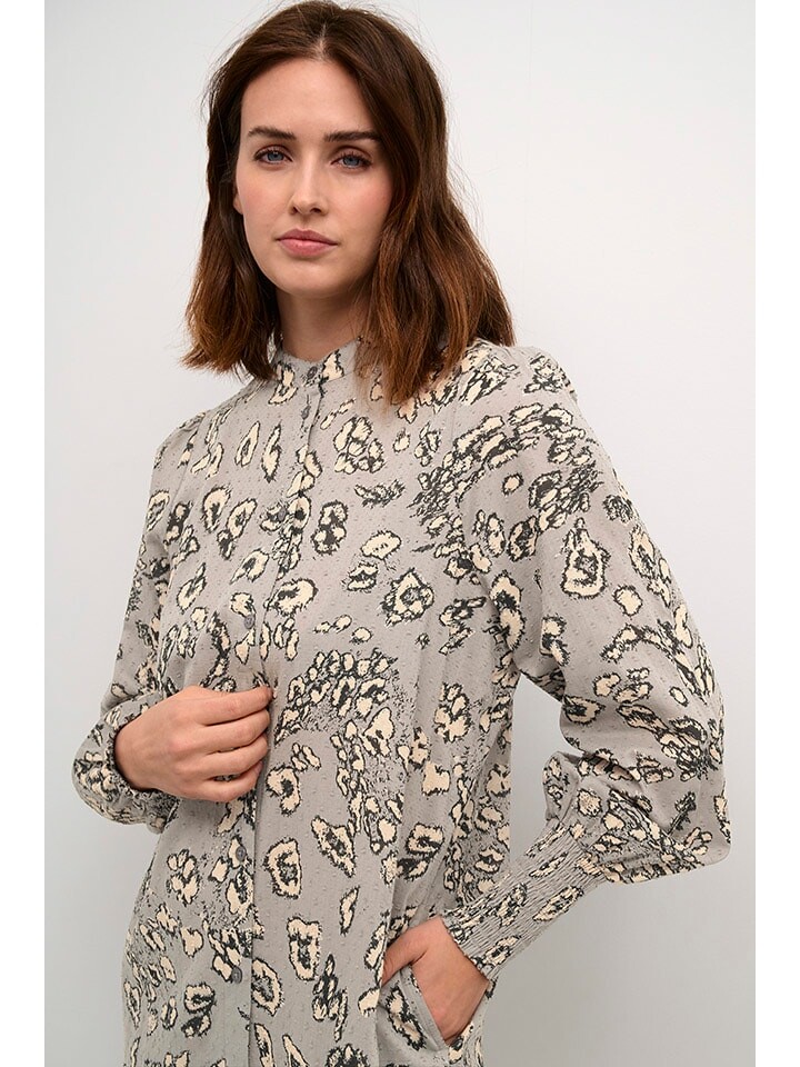 Длинное платье Kaffe, цвет hellgrau/creme
Длинное платье Kaffe, цвет hellgrau/creme