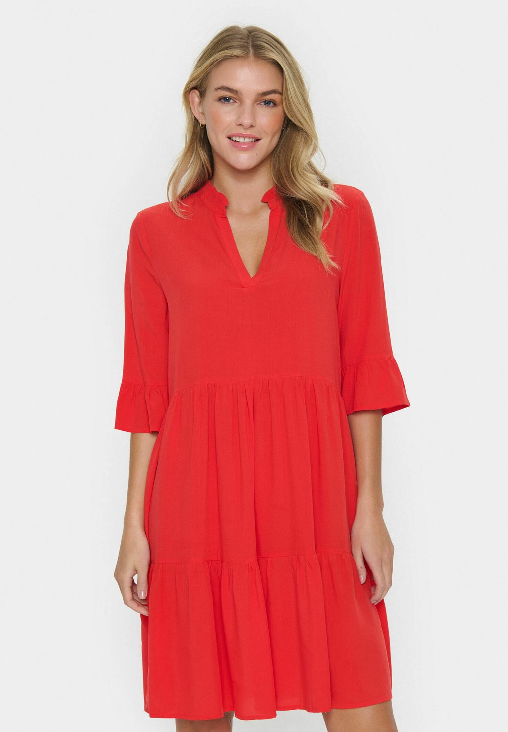 Повседневное платье EDA Saint Tropez, красный
Повседневное платье EDA Saint Tropez, красный