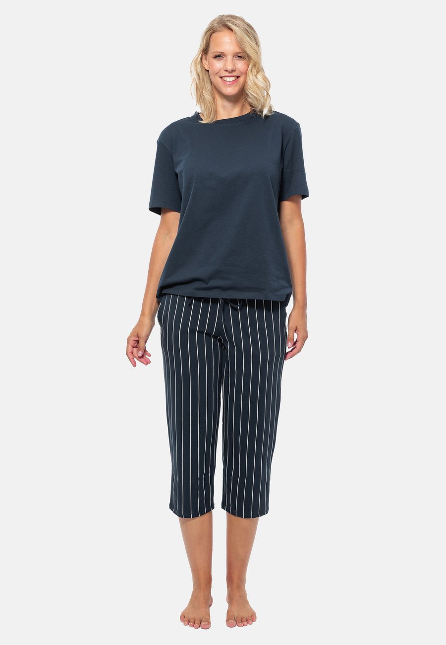 Пижамный комплект Schiesser SET, Blau Gestreift Dunkelblau/Blue
Пижамный комплект Schiesser SET, Blau Gestreift Dunkelblau/Blue