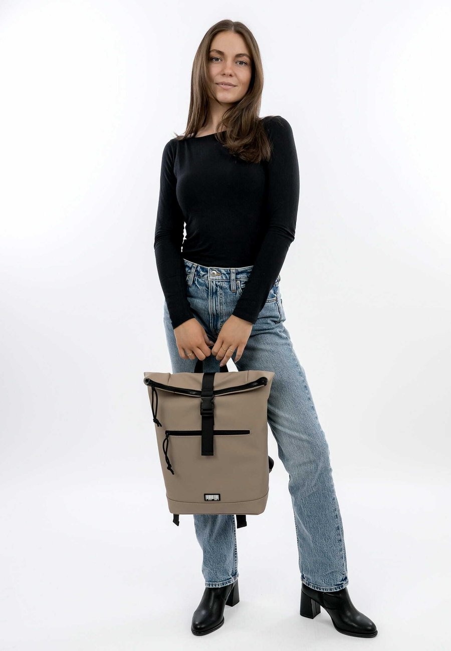 Рюкзак Emily & Noah KAIRO, Sand
Рюкзак Emily & Noah KAIRO, Sand