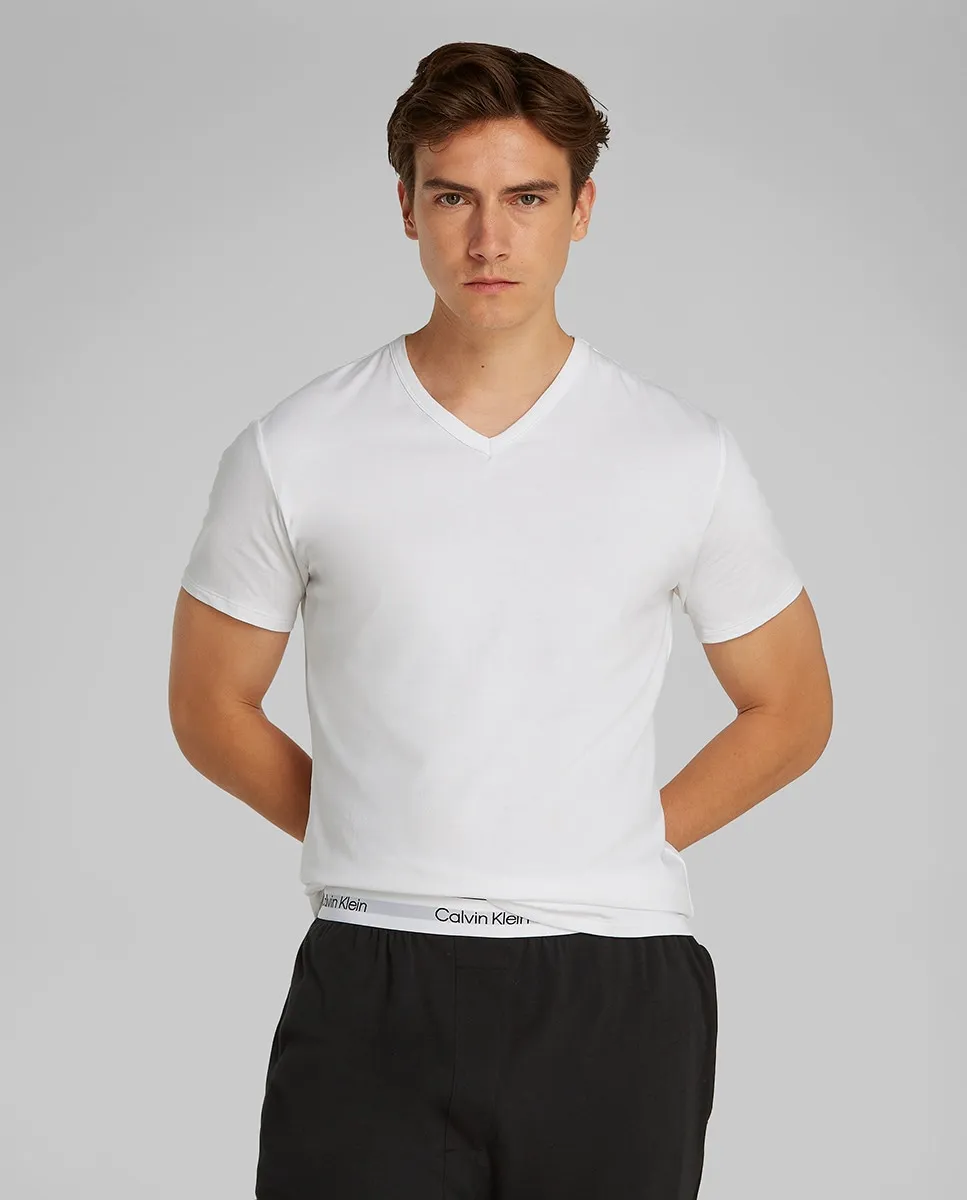 Упаковка из 3 футболок с короткими рукавами и V-образным вырезом Calvin Klein, белый
Упаковка из 3 футболок с короткими рукавами и V-образным вырезом Calvin Klein, белый