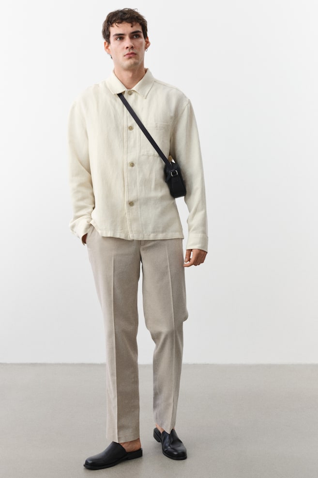 Элегантные брюки из льняной ткани классического кроя H&M, бежевый
Элегантные брюки из льняной ткани классического кроя H&M, бежевый