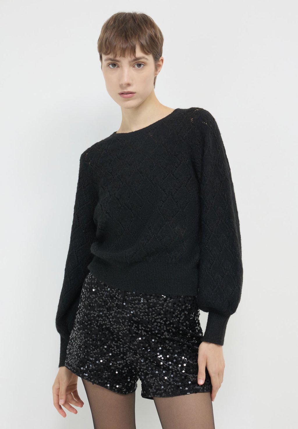 Джемпер TRAFORATA Calliope, черный
Джемпер TRAFORATA Calliope, черный