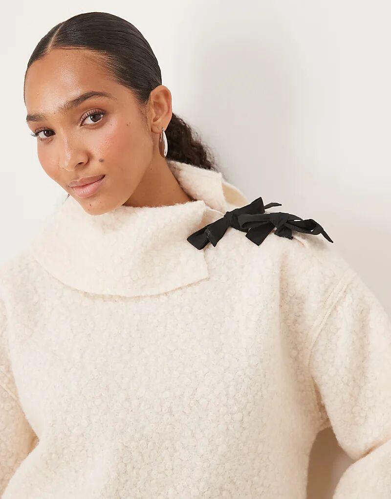 Вязаный джемпер Ghospell с завязкой кремового цвета
Вязаный джемпер Ghospell с завязкой кремового цвета