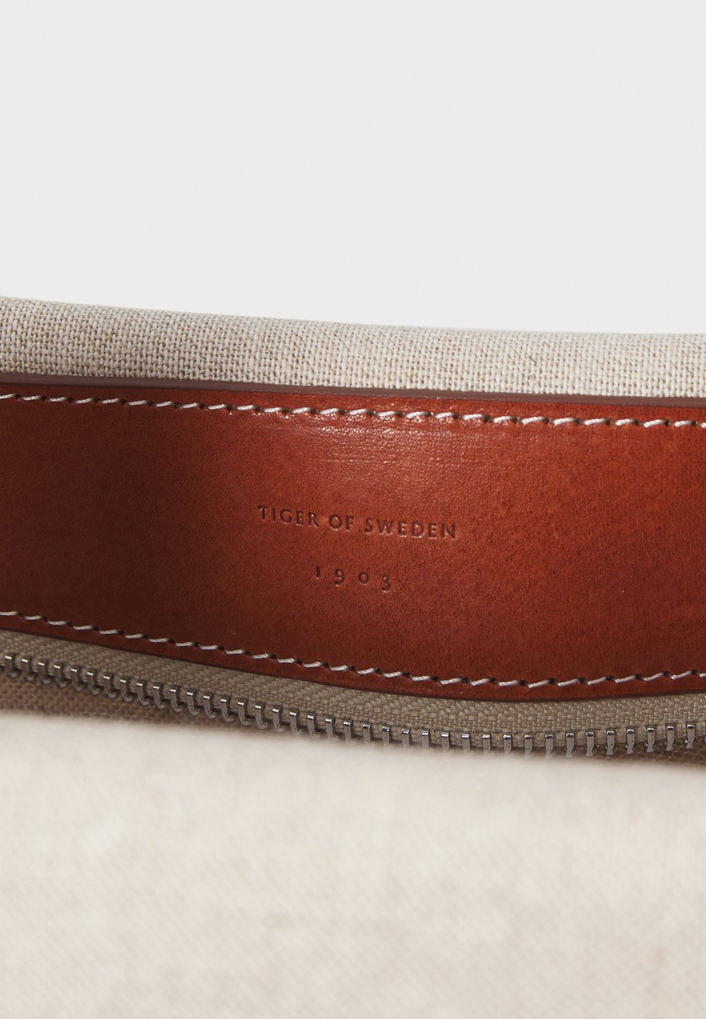 Сумка-тоут VASTON UNISEX Tiger of Sweden, коричневый 
Сумка-тоут VASTON UNISEX Tiger of Sweden, коричневый