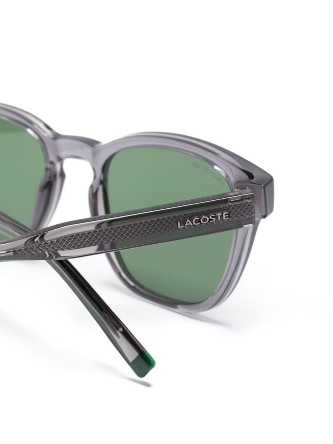 Lacoste солнцезащитные очки в квадратной оправе, серый
Lacoste солнцезащитные очки в квадратной оправе, серый
