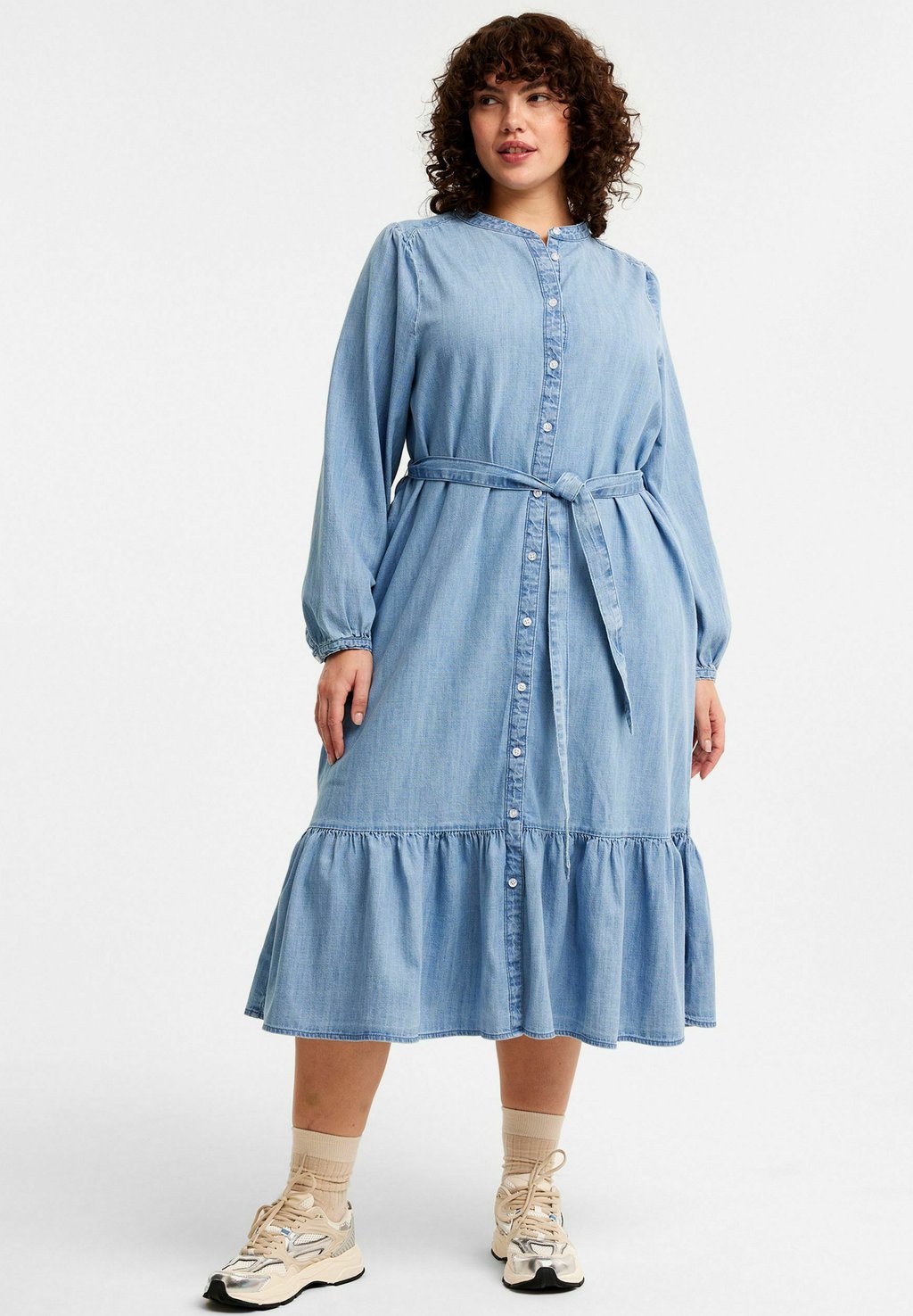 Джинсовое платье MED MURARKRAGE XLNT by Kappahl, светло-голубой
Джинсовое платье MED MURARKRAGE XLNT by Kappahl, светло-голубой