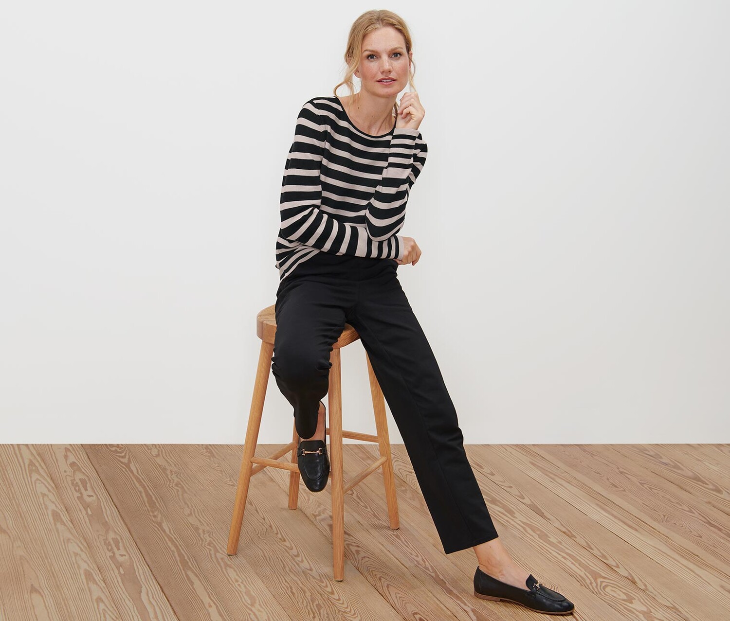 Полосатый свитер тонкой вязки Tchibo, черные и бежевые полосы
Полосатый свитер тонкой вязки Tchibo, черные и бежевые полосы