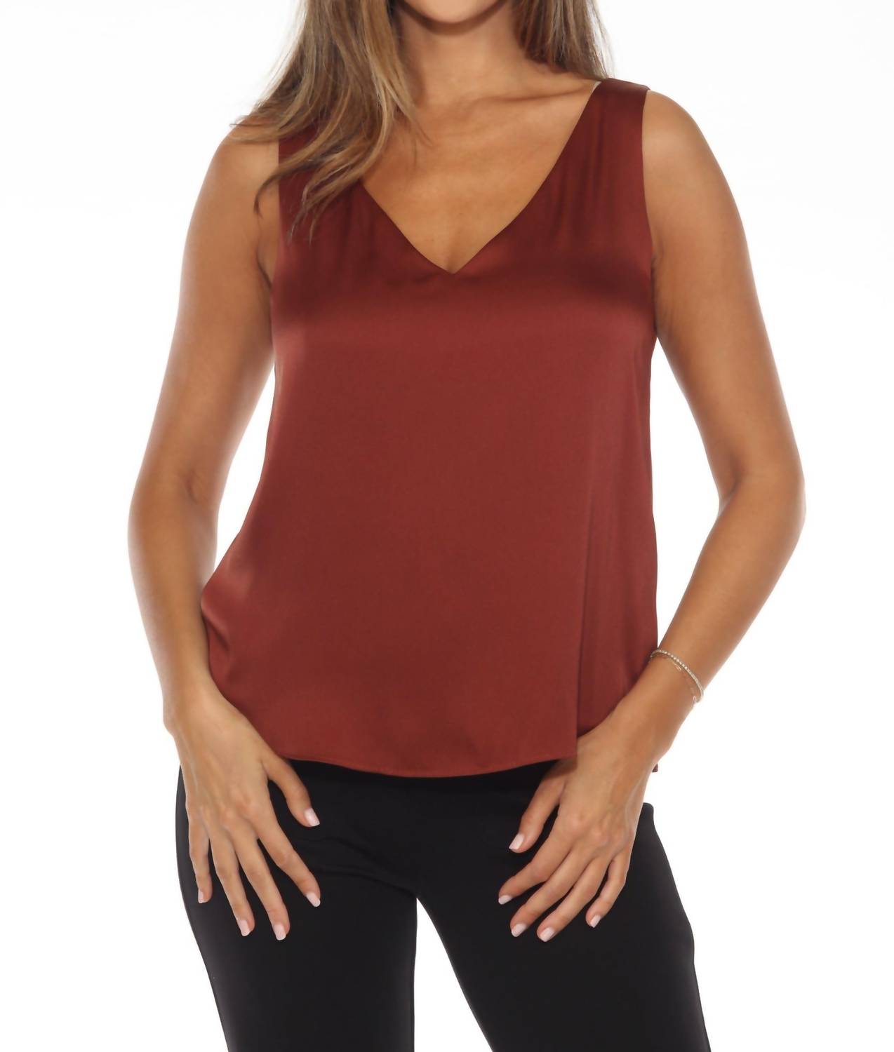 Сатиновая майка-борцовка с V-образным вырезом цвета корицы Joseph Ribkoff, Cinnamon
Сатиновая майка-борцовка с V-образным вырезом цвета корицы Joseph Ribkoff, Cinnamon