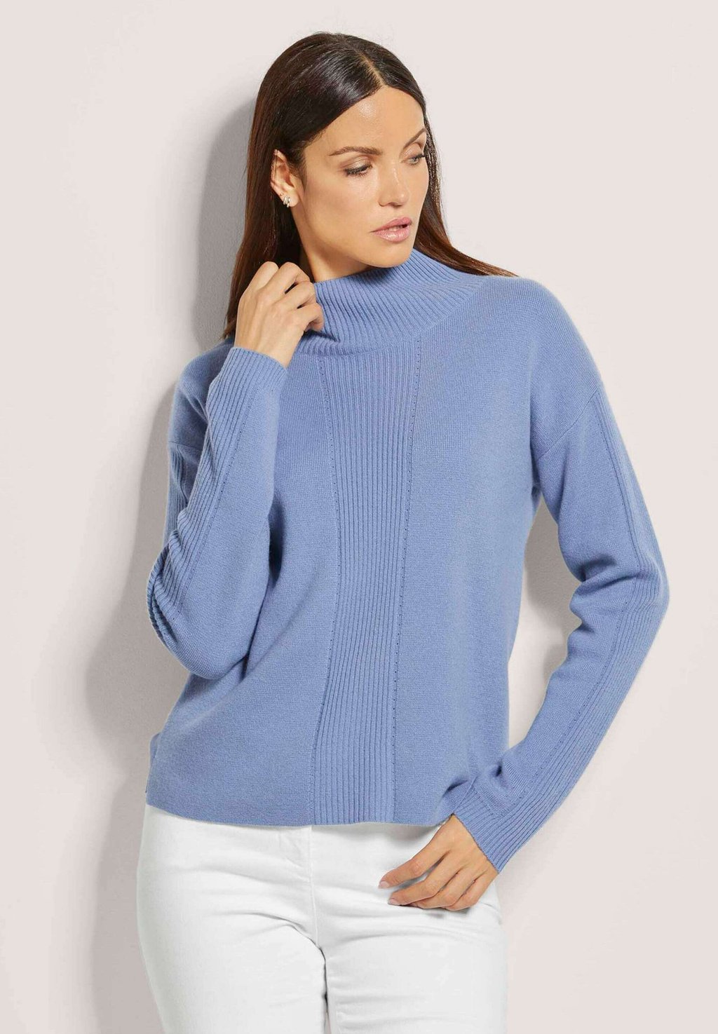 Джемпер MADELEINE, синий
Джемпер MADELEINE, синий