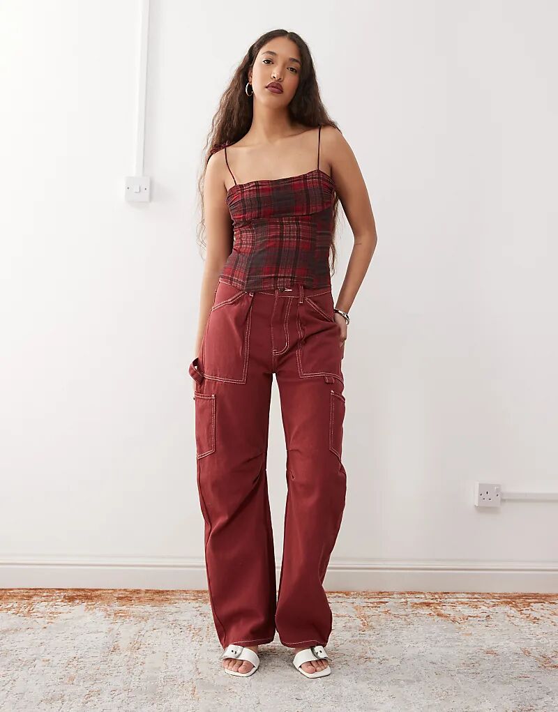 Джинсы Lioness Miami Vice с низкой посадкой и широкими карманами, бордового цвета
Джинсы Lioness Miami Vice с низкой посадкой и широкими карманами, бордового цвета