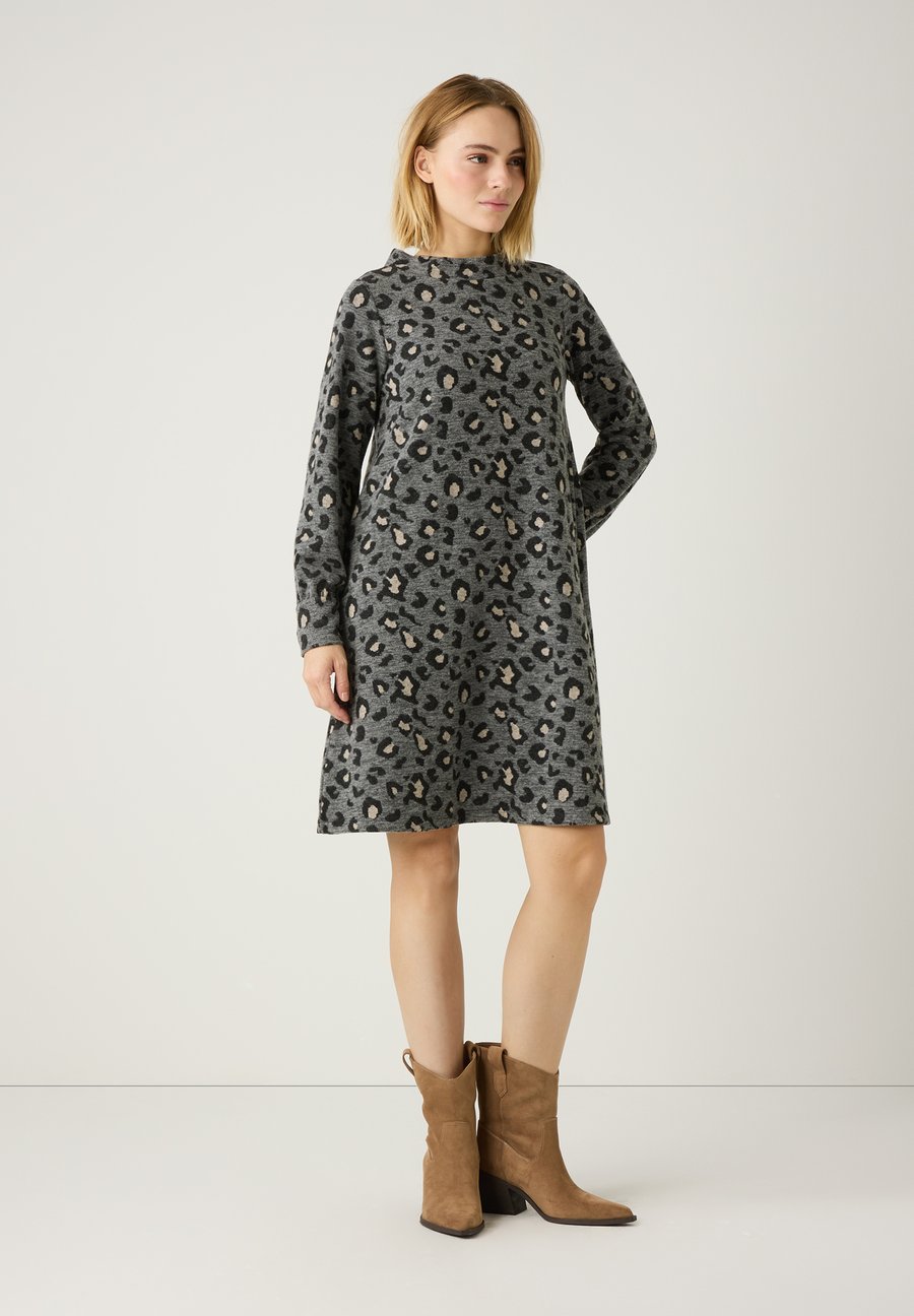 Платье More & More WEITES STRETCH-LEOMUSTER, Reycled Jersey Jacquard/Grey
Платье More & More WEITES STRETCH-LEOMUSTER, Reycled Jersey Jacquard/Grey