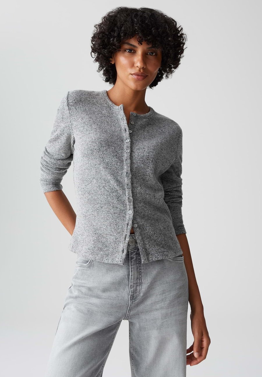 Кардиган OPUS SLIM FIT FINE RIB, Easy Grey/Grey
Кардиган OPUS SLIM FIT FINE RIB, Easy Grey/Grey