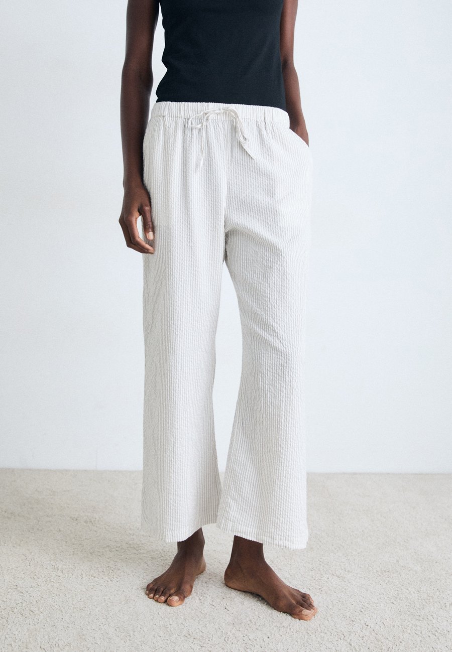 Пижамные брюки Lindex Pyjama bottoms, Light Beige/Beige
Пижамные брюки Lindex Pyjama bottoms, Light Beige/Beige