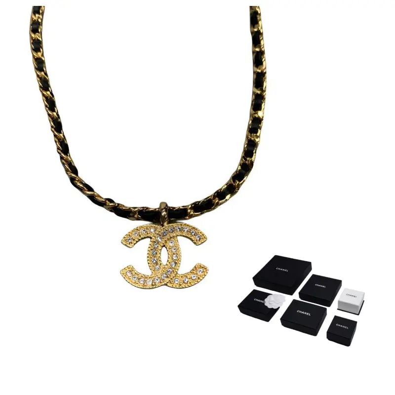 CHANEL Коко ожерелье женское black
CHANEL Коко ожерелье женское black