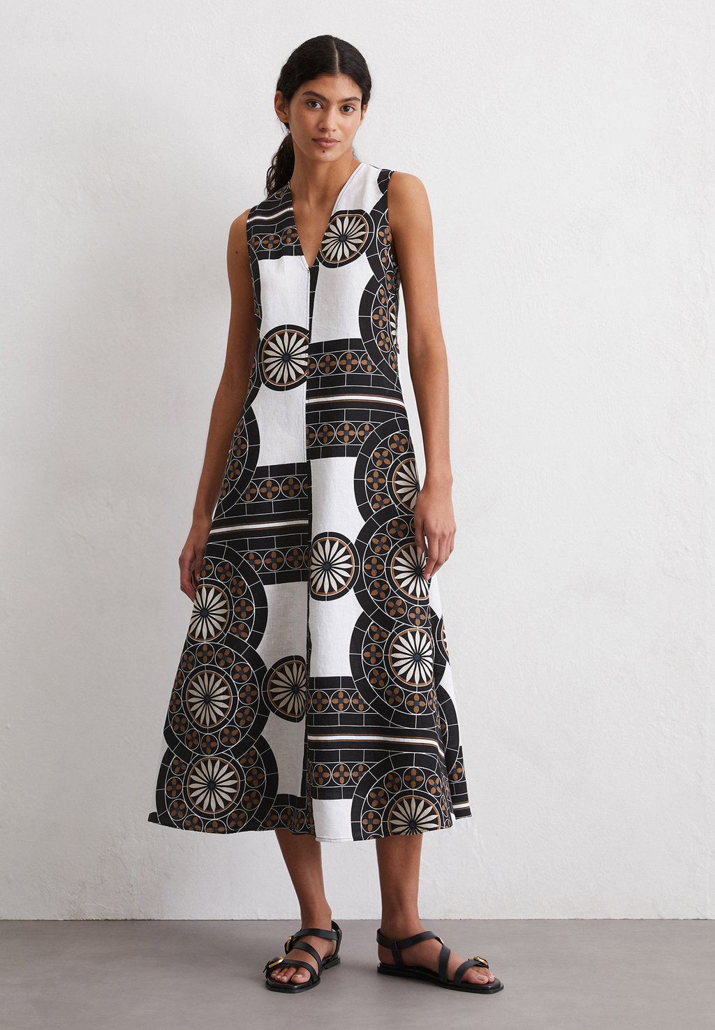 Повседневное платье DRESS SLEEVELESS V NECK FIT AND FLARE SHAPE CUTLINES PRINTED Marc O'Polo, белый
Повседневное платье DRESS SLEEVELESS V NECK FIT AND FLARE SHAPE CUTLINES PRINTED Marc O'Polo, белый