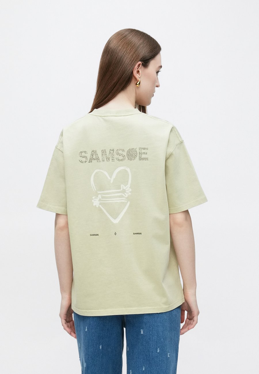 Футболка Samsøe Samsøe EIRA, Light Yellow, Желтый, Футболка Samsøe Samsøe EIRA, Light Yellow
Футболка Samsøe Samsøe EIRA, Light Yellow, Желтый, Футболка Samsøe Samsøe EIRA, Light Yellow