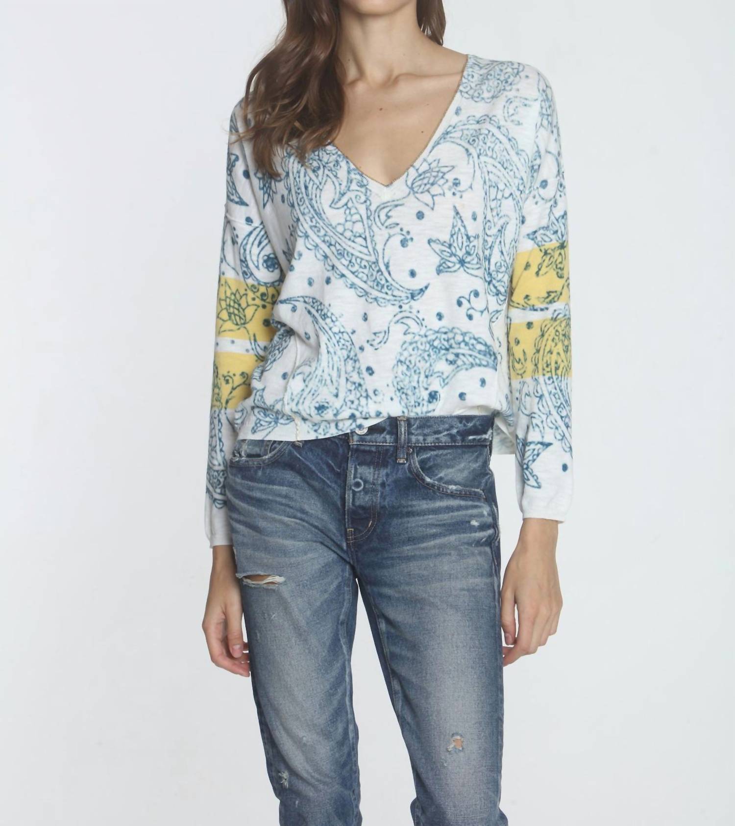 Женская футболка Paisley Vee с градиентом в стальном цвете LABEL+thread, Steel Fade
Женская футболка Paisley Vee с градиентом в стальном цвете LABEL+thread, Steel Fade