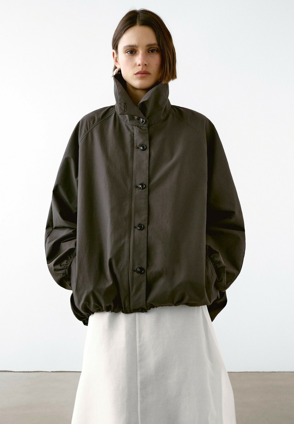 Летняя куртка PUFFED DETAIL WITH Massimo Dutti, темно-коричневый
Летняя куртка PUFFED DETAIL WITH Massimo Dutti, темно-коричневый