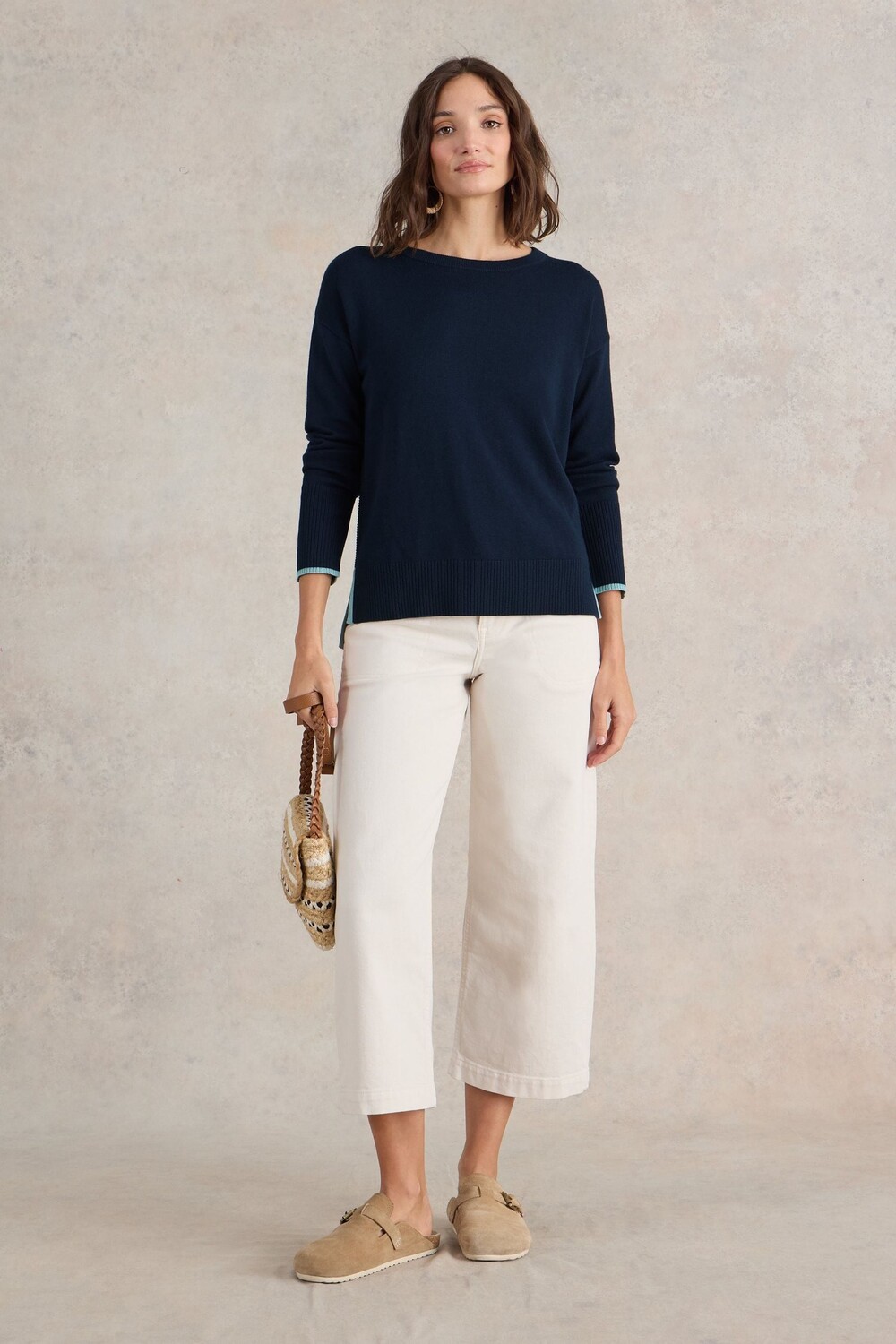 Джемпер оливкового цвета White Stuff, синий
Джемпер оливкового цвета White Stuff, синий